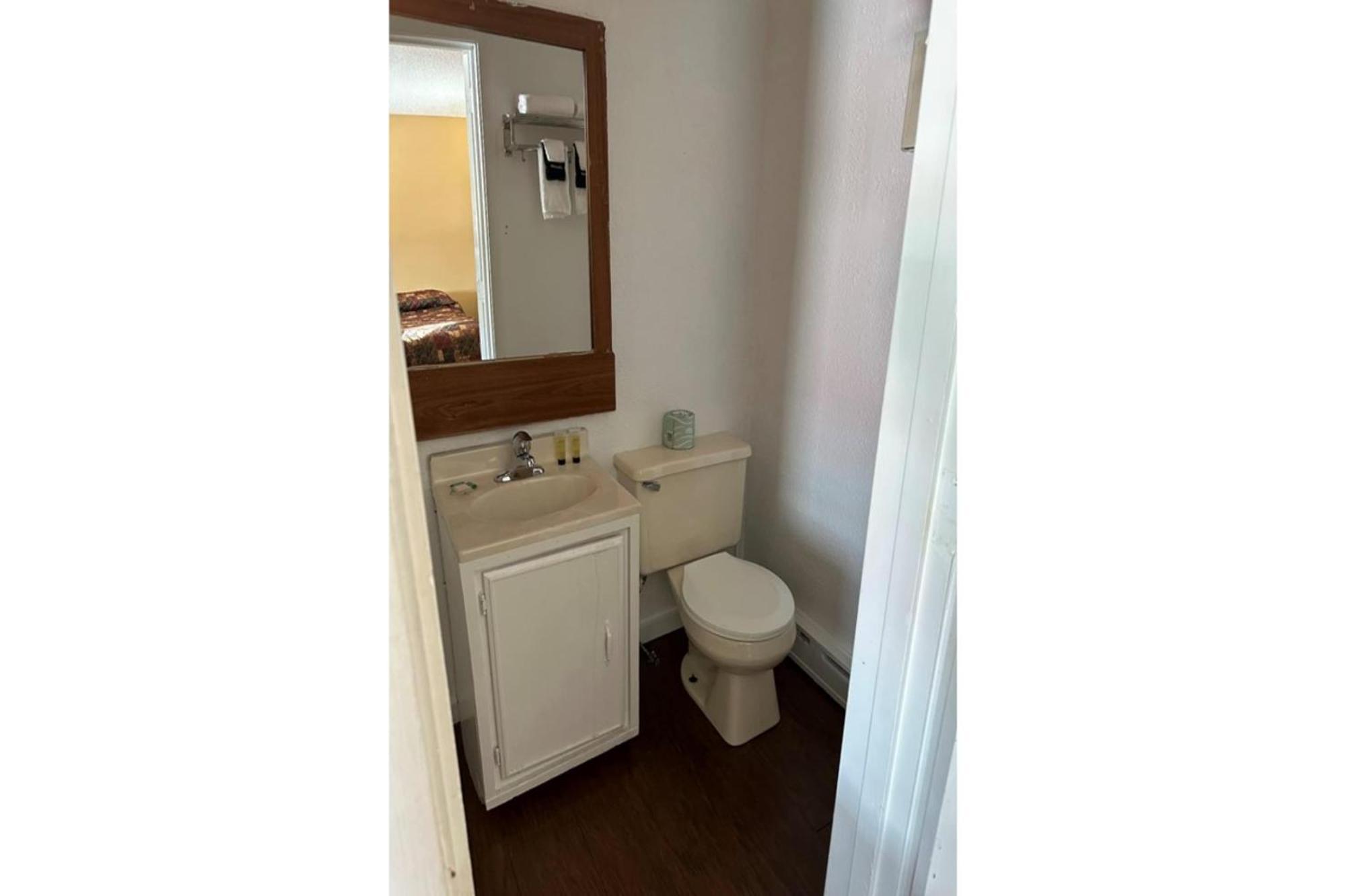 Love Hotels Timberline By Oyo Lake Superior Ironwood Εξωτερικό φωτογραφία