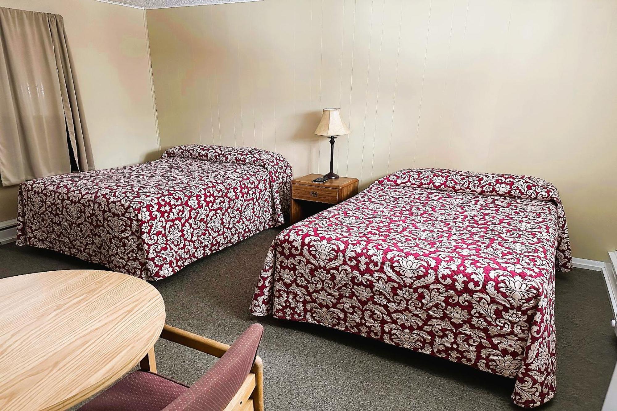 Love Hotels Timberline By Oyo Lake Superior Ironwood Εξωτερικό φωτογραφία